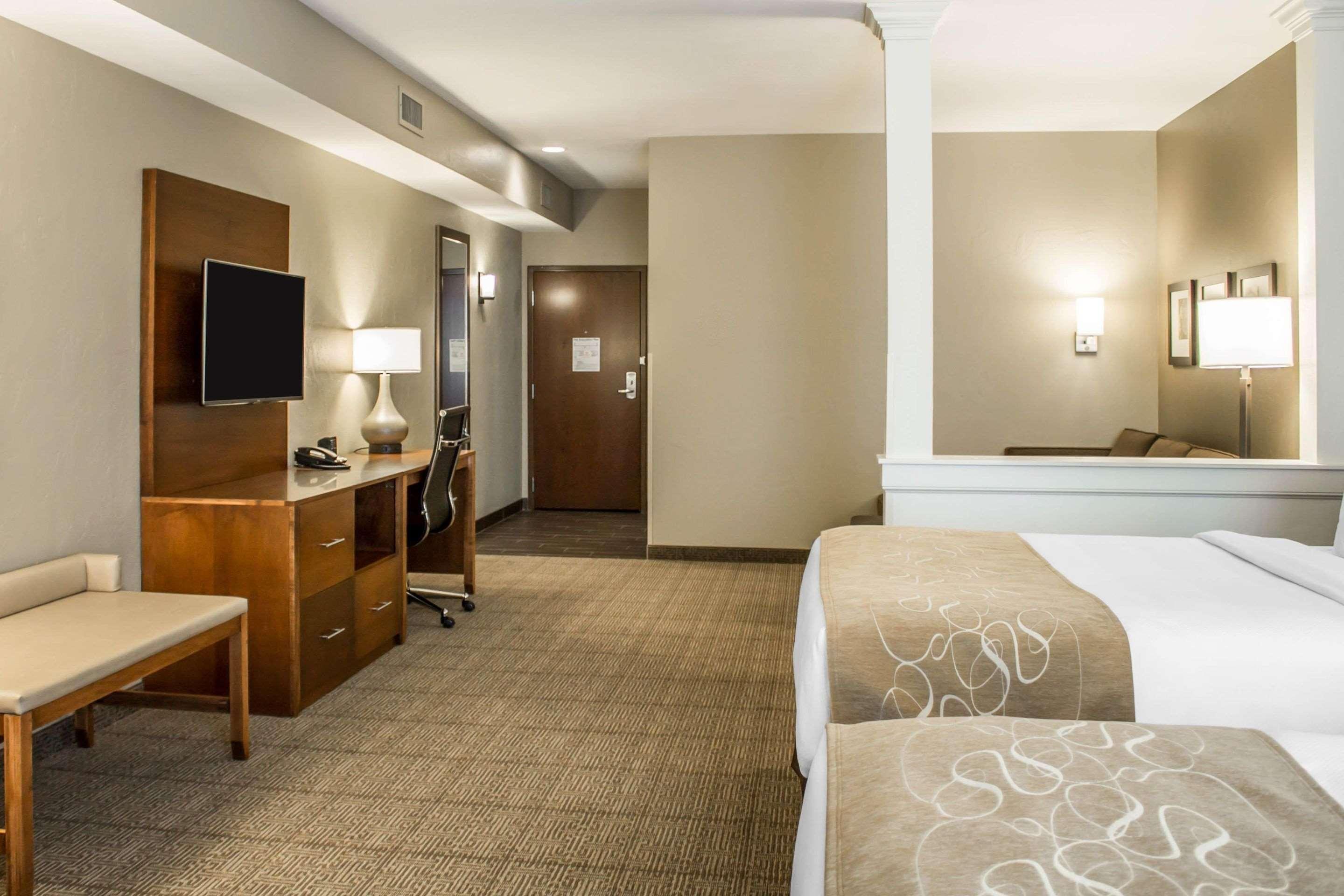 Comfort Suites Hartville-North Canton Uniontown Экстерьер фото